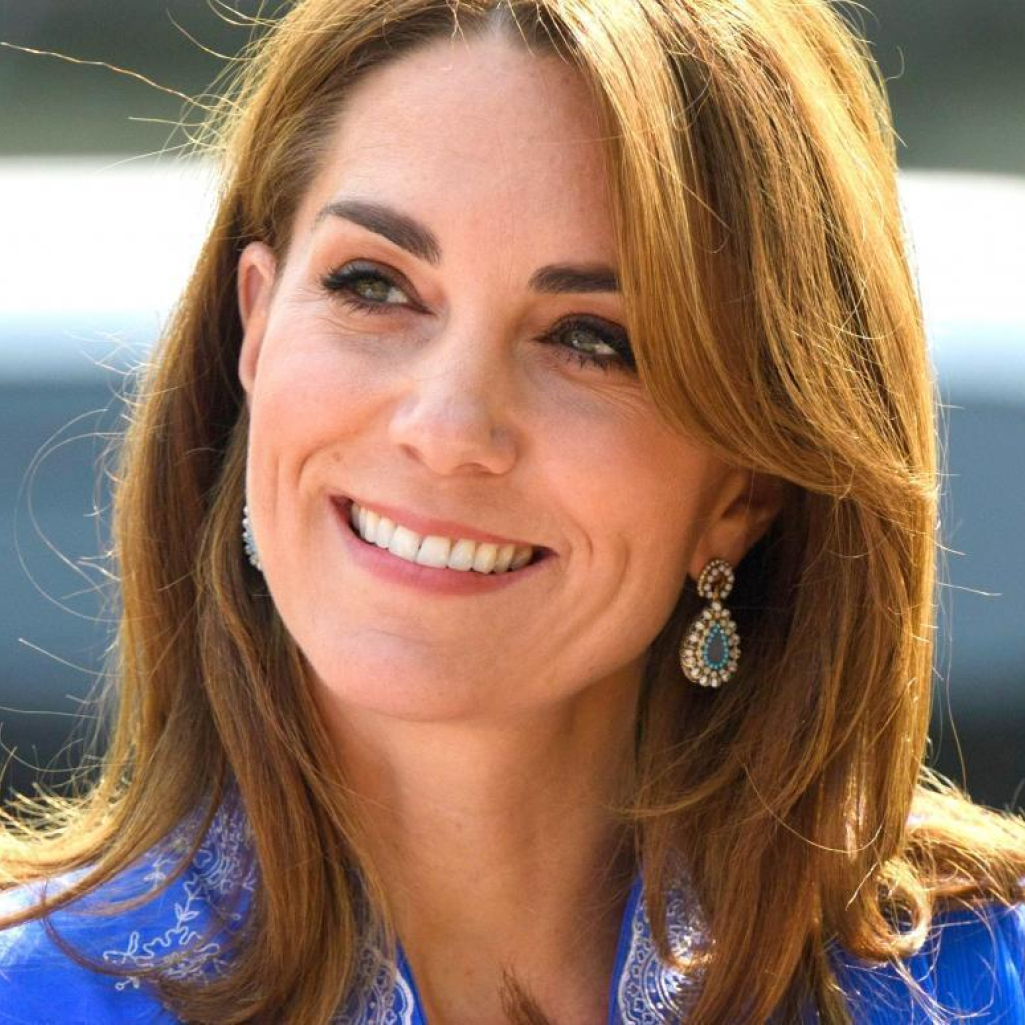 Η Kate Middleton με το πιο κομψό κοστούμι της άνοιξης - Σε συνάντηση για τον κορωνοϊό