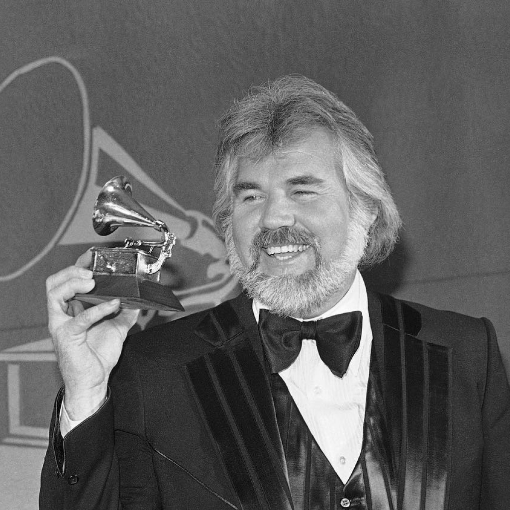 Πέθανε ο ερμηνευτής του κλασικού «Lady», Kenny Rogers