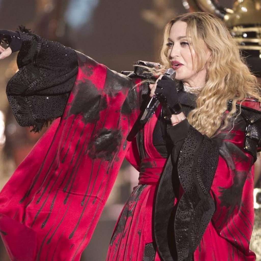 Η Madonna παίρνει θέση για την κρίση στην παγκόσμια υγεία μέσα από την μπανιέρα της