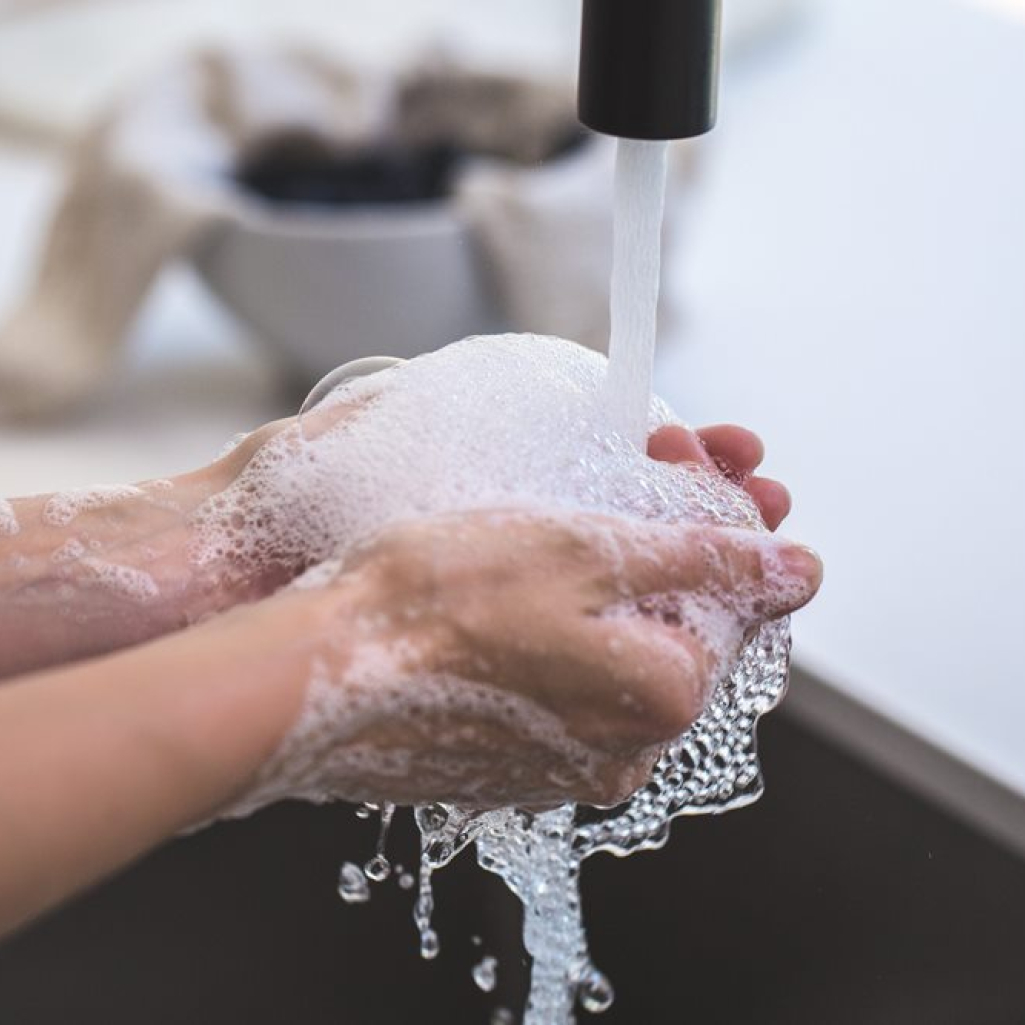 Πλύσιμο με σαπούνι ή το αντισηπτικό τζελ: Ποιο είναι πιο αποτελεσματικό κατά του κορωνοϊού  