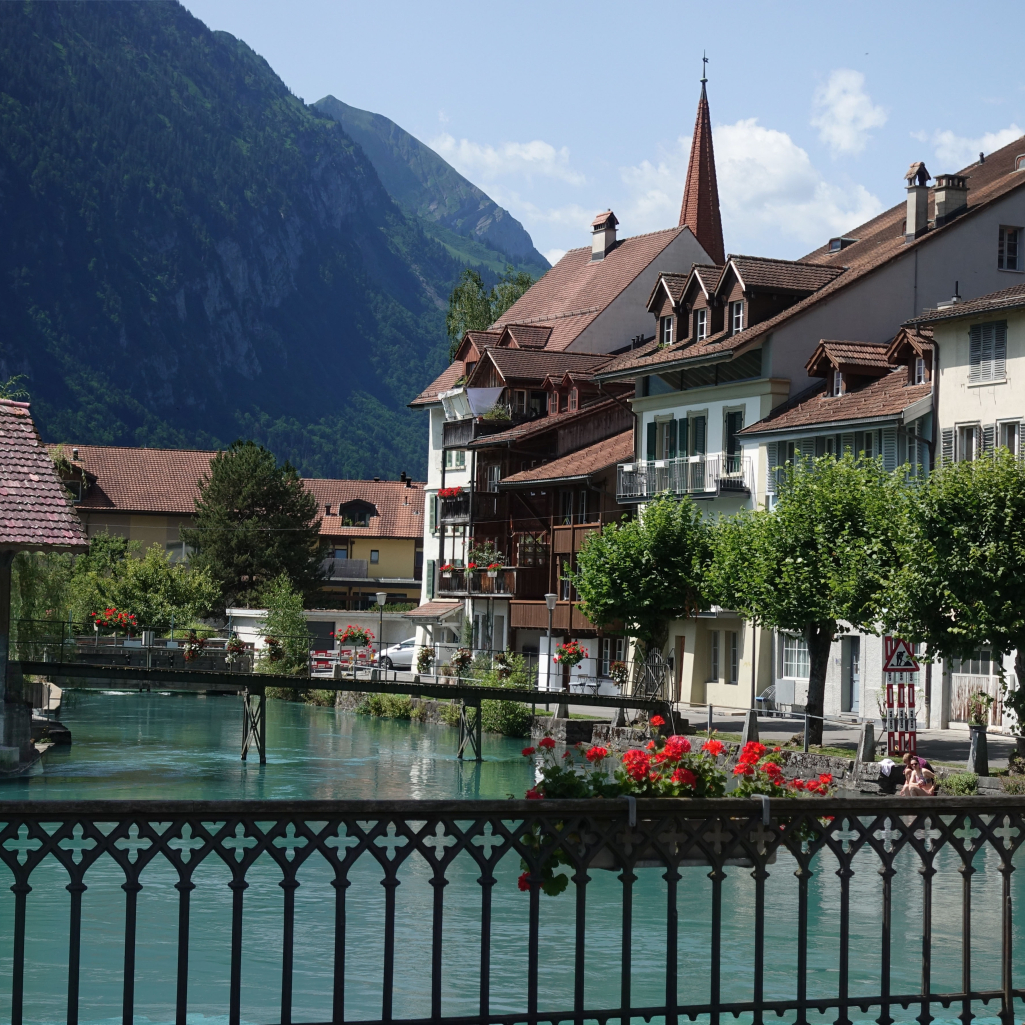 Ξενοδοχείο στην Ελβετία προσφέρει πολυτελή διαμερίσματα καραντίνας και τεστ για κορωνοϊό