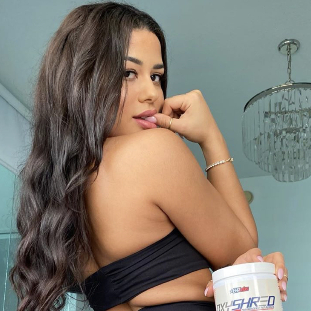 Katya Elise: Το δυνατό της σημείο είναι τα οπίσθιά της