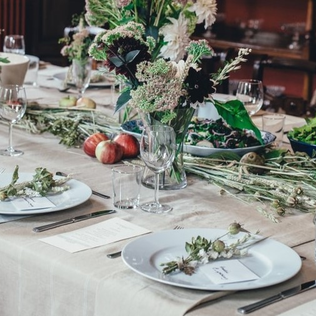 Πασχαλινό Art de La Table: Πώς να στρώσετε σωστά το γιορτινό τραπέζι 