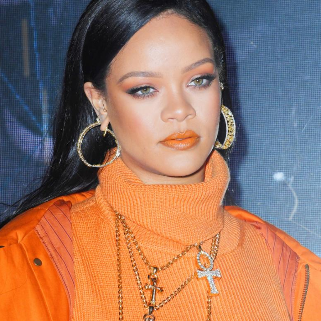 Rihanna: Θετικός ο πατέρας της στον COVID-19