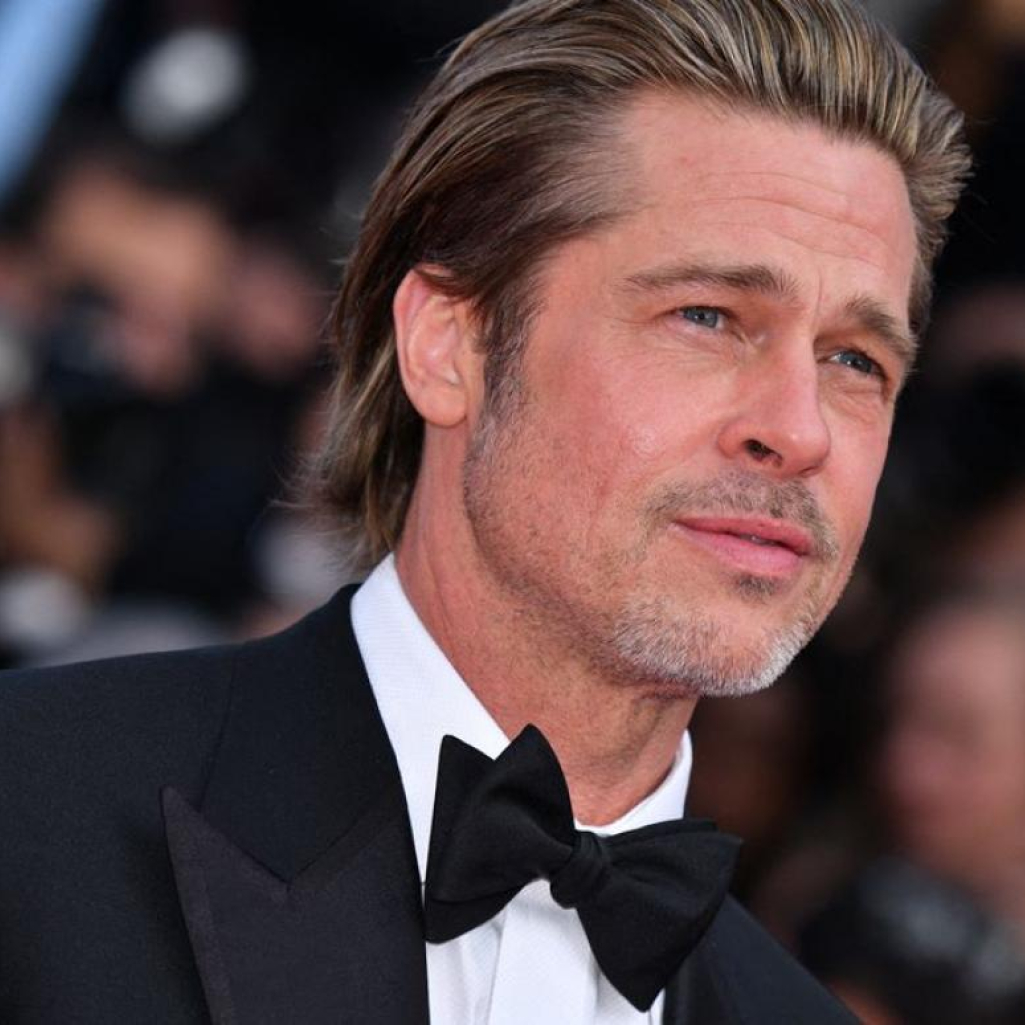 Ο Brad Pitt εμψυχώνει τελειόφοιτους πανεπιστημίου και έχει το πιο ανάλαφρο hair look που τον έχουμε δει ποτέ