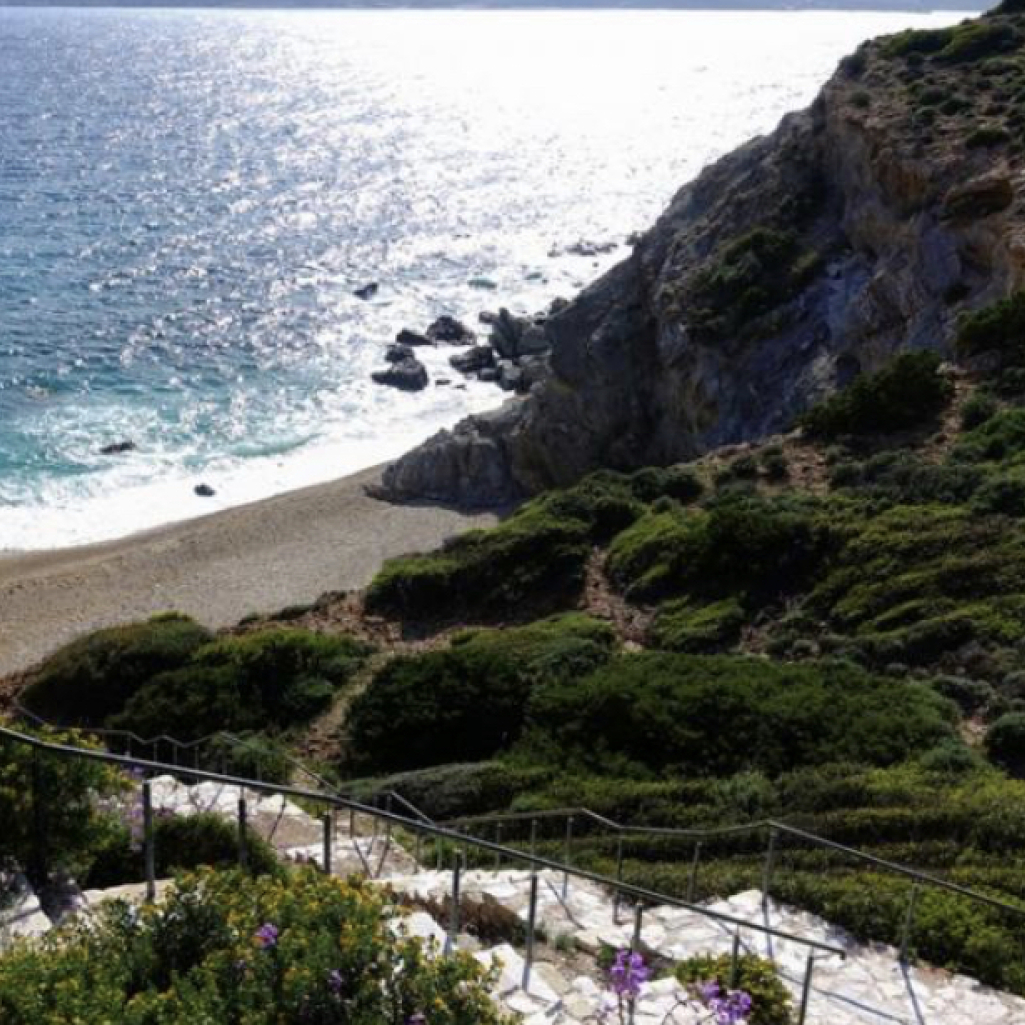 5 παραλίες της Αττικής για να νιώσεις σαν σε νησί