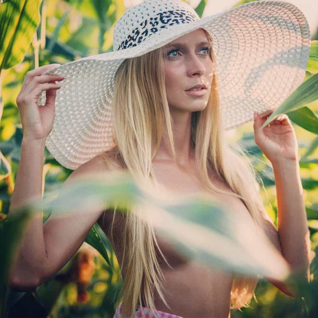 Kate Plet: Το σέξι μοντέλο που έχει κάνει άνω-κάτω το Instagram