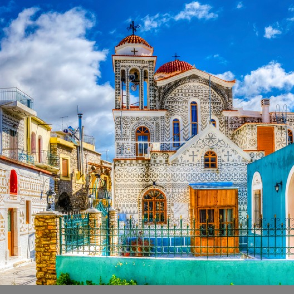 Το «ζωγραφιστό χωριό» της Ελλάδας που μοιάζει με έργο τέχνης