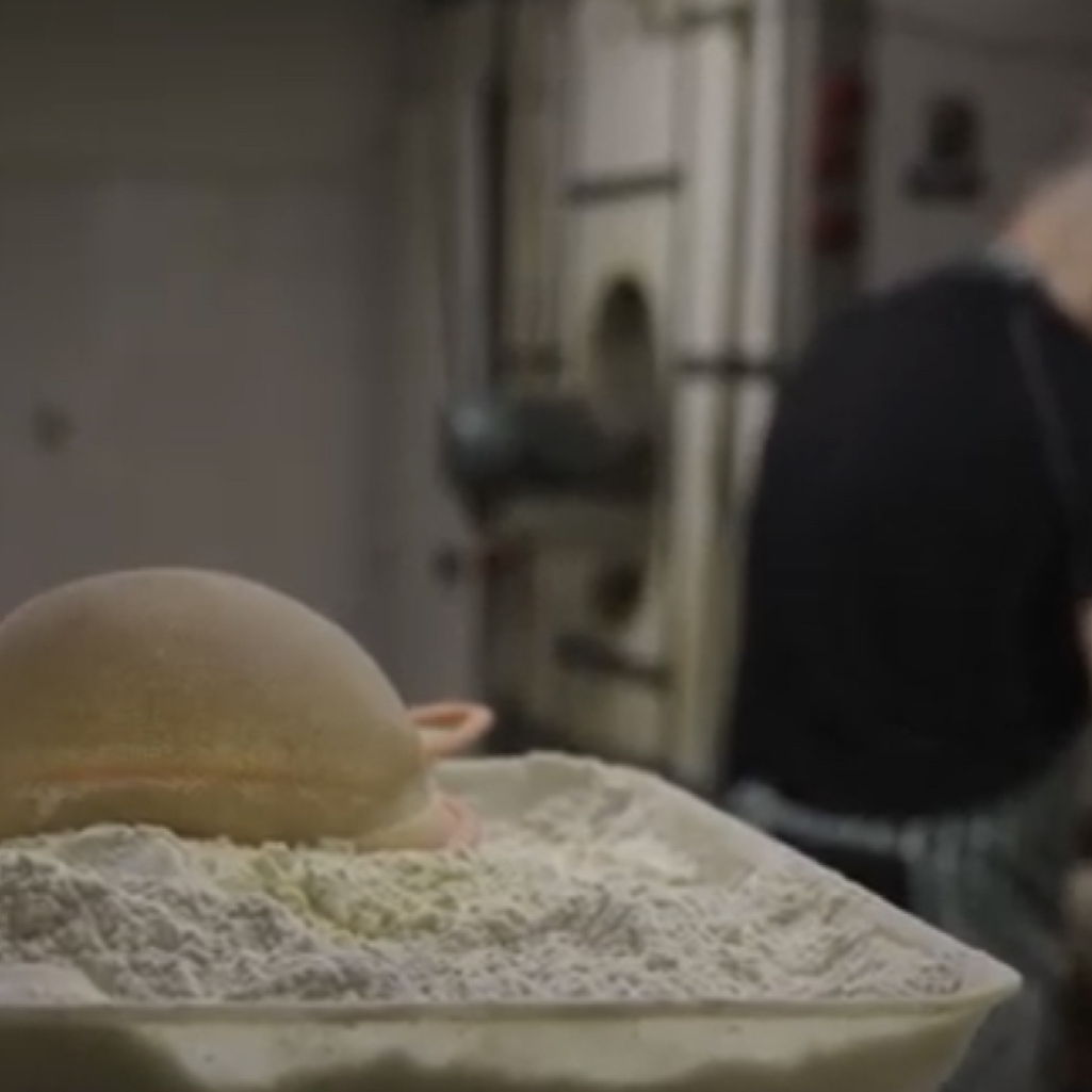 «The poetry of bread making»: Η ζεστασιά του φούρνου στη Ζίτσα σ’ ένα video