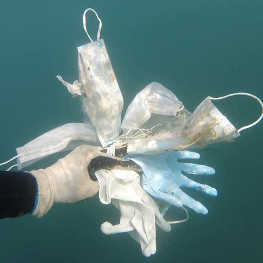 Μάσκες και γάντια στο βυθό της Μεσογείου -Το νέο είδος ρύπανσης που έφερε ο COVID-19