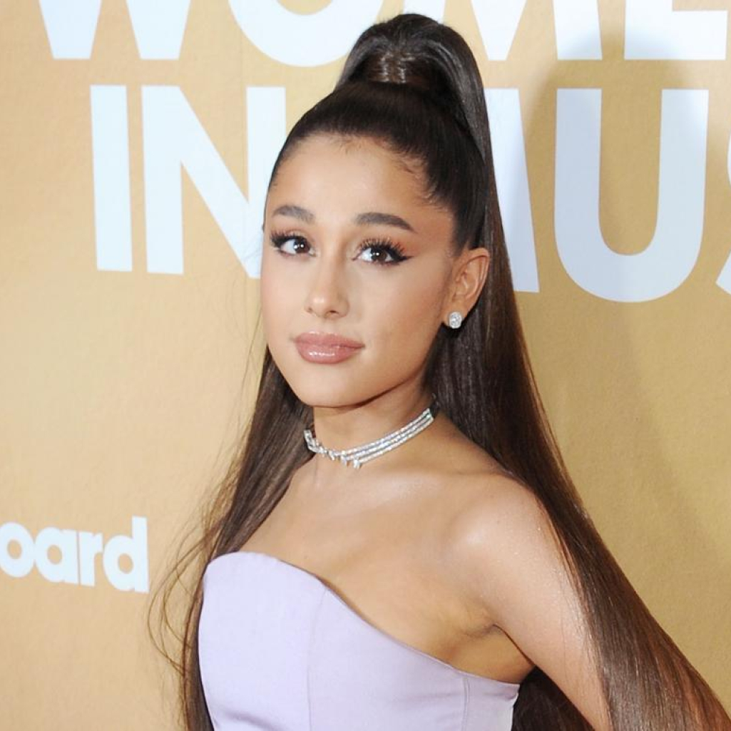 Η Ariana Grande υιοθέτησε την απόλυτη απόχρωση της άνοιξης στα μαλλιά της