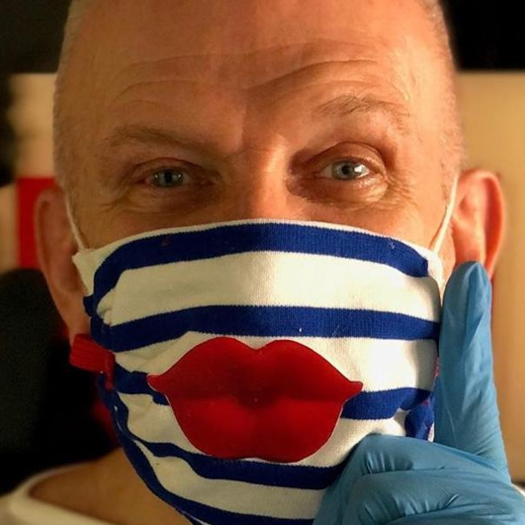 Ο Jean Paul Gaultier κάνει τέχνη πάνω σε μάσκες και η προστασία αποκτά νέο νόημα