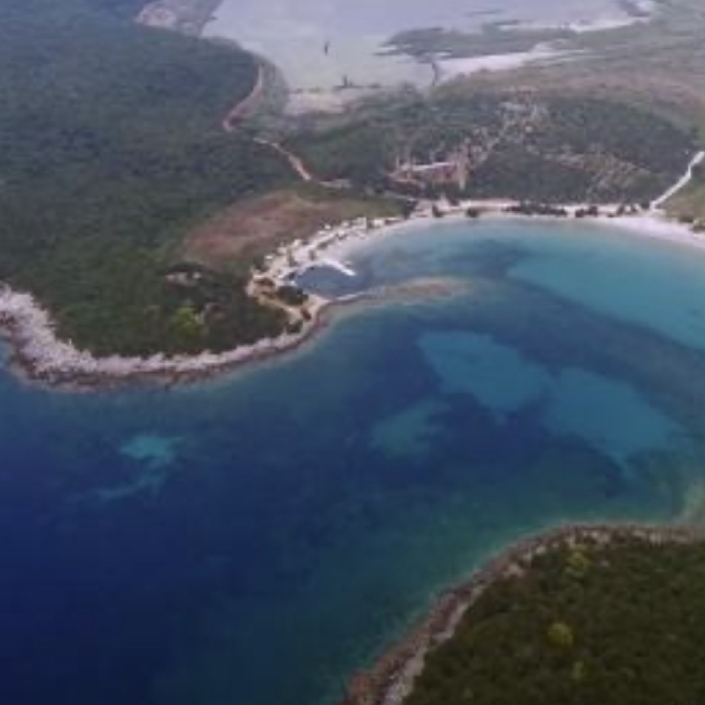 «Βουτιά» στη μυθική παραλία του Οδυσσέα στην Ήπειρο 