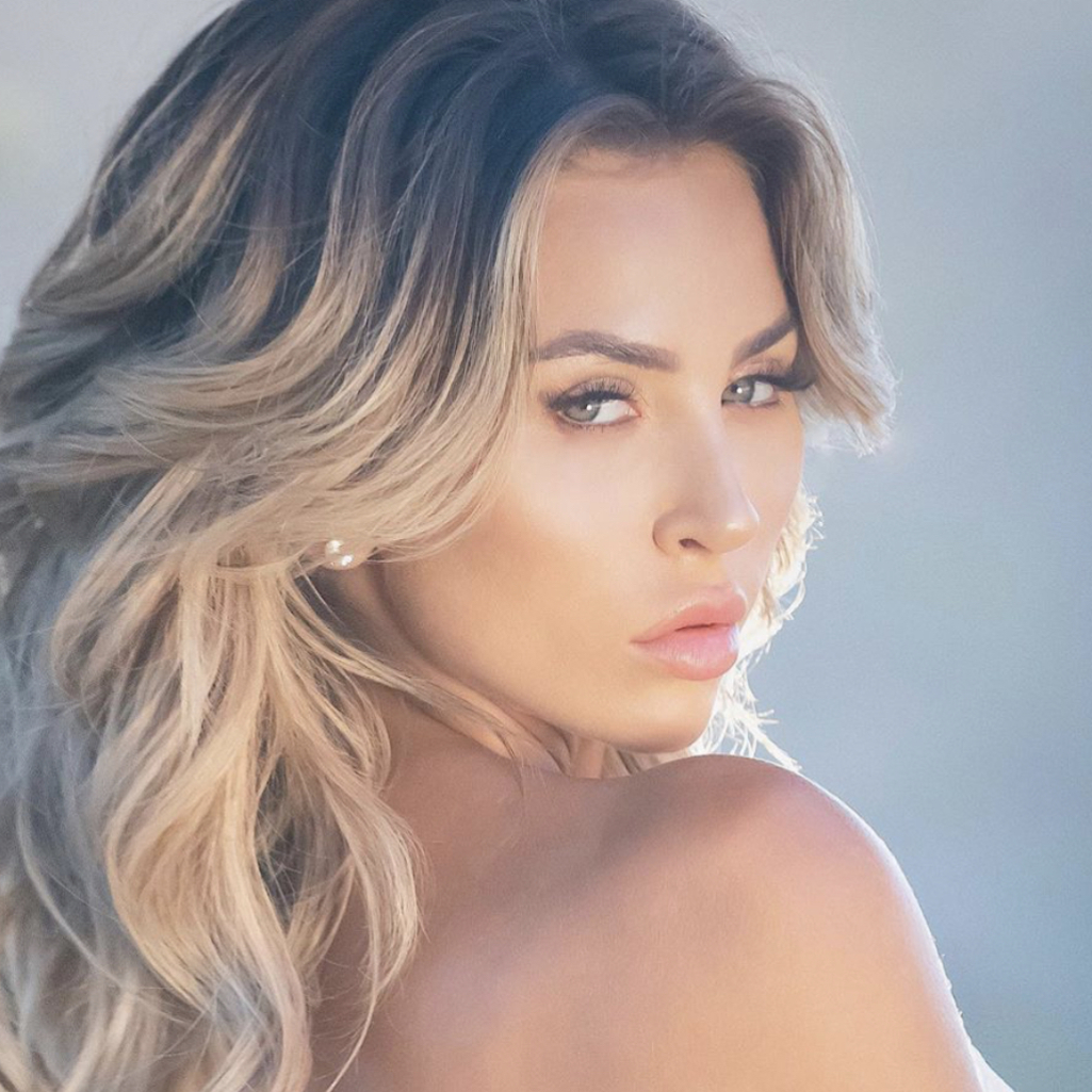 Khloe Terae: Το κουνελάκι από τον Καναδά που ανάβει φωτιές