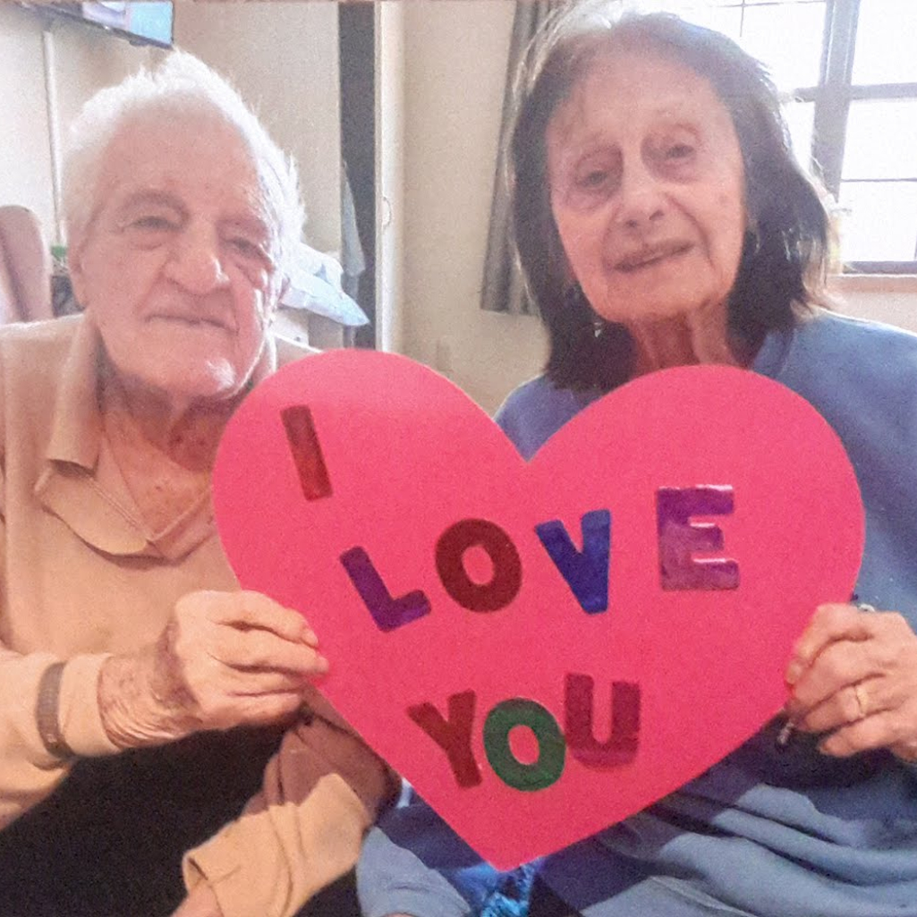 Ο Bill και η  Jill Calderon, 100 χρονών και 76 χρόνια παντρεμένοι, έφυγαν από τη ζωή με δύο εβδομάδες διαφορά εξαιτίας του κορωνοϊού