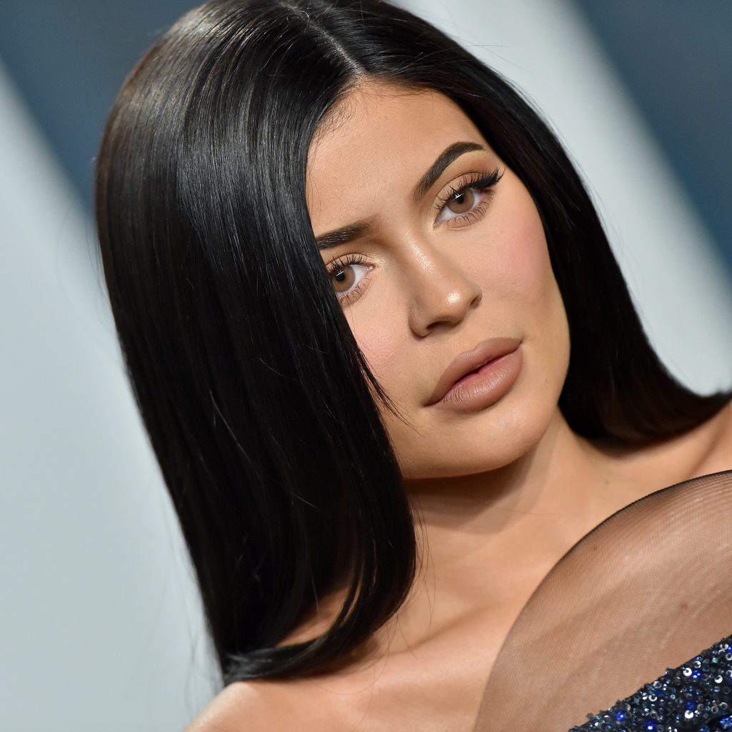 Η Kylie Jenner υιοθέτησε το χρώμα μαλλιών που επιλέγουν οι stars για το καλοκαίρι - Έγινε κατάξανθη