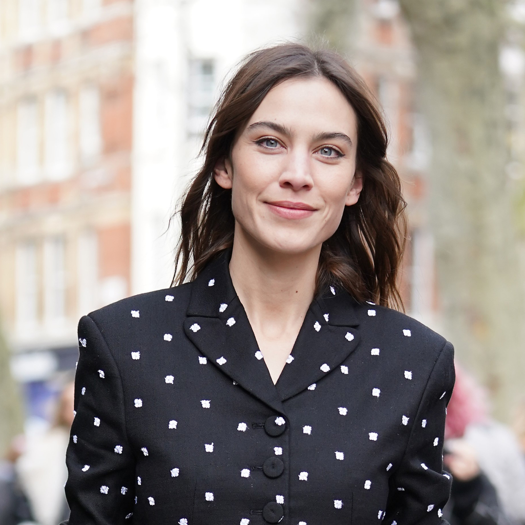 H Αlexa Chung από It Girl μεταμορφώθηκε σε Jane Birkin με αυτό το look - Θα το αντιγράψουμε asap