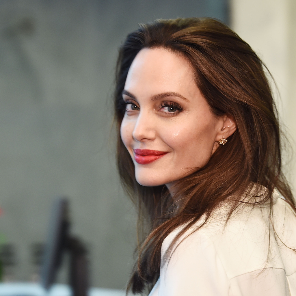 H Αngelina Jolie μόλις δώρισε 200.000 δολάρια στο NAACP Legal Defense Fund με αφορμή το θάνατο του George Floyd