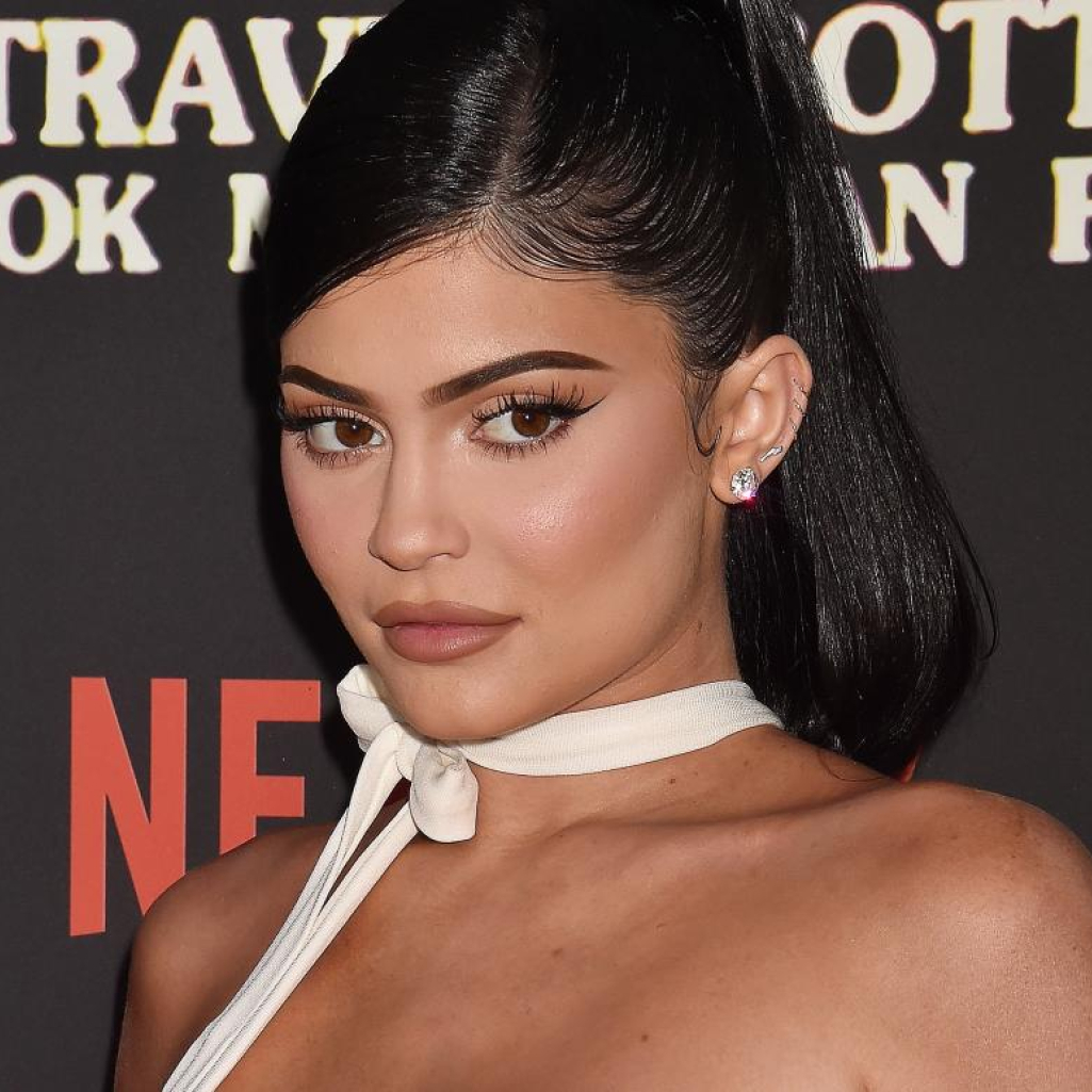 Η Kylie Jenner αποκαλύπτει το ποσοστό των Αφροαμερικανών που εργάζονται στην εταιρεία καλλυντικών της