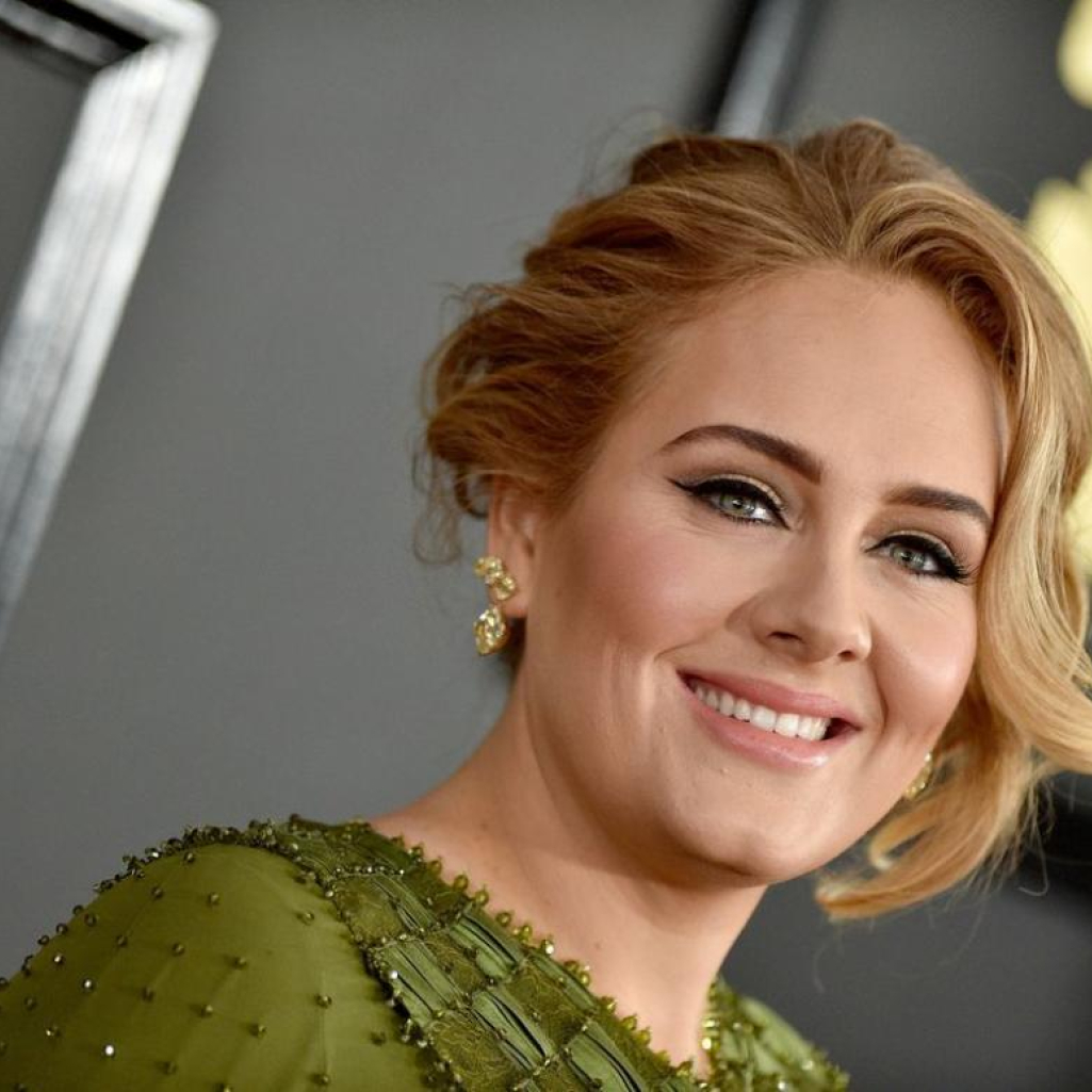 H Adele μιλά για πρώτη φορά μετά την αλλαγή στην εμφάνισή της - Όλα τα βλέμματα καρφωμένα πάνω της στο βίντεο