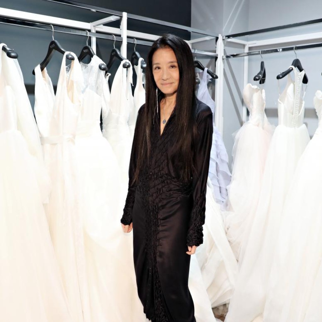 Vera Wang: Η διάσημη σχεδιάστρια μόδας αποκαλύπτει τα μυστικά της νεότητάς της στα 71 της