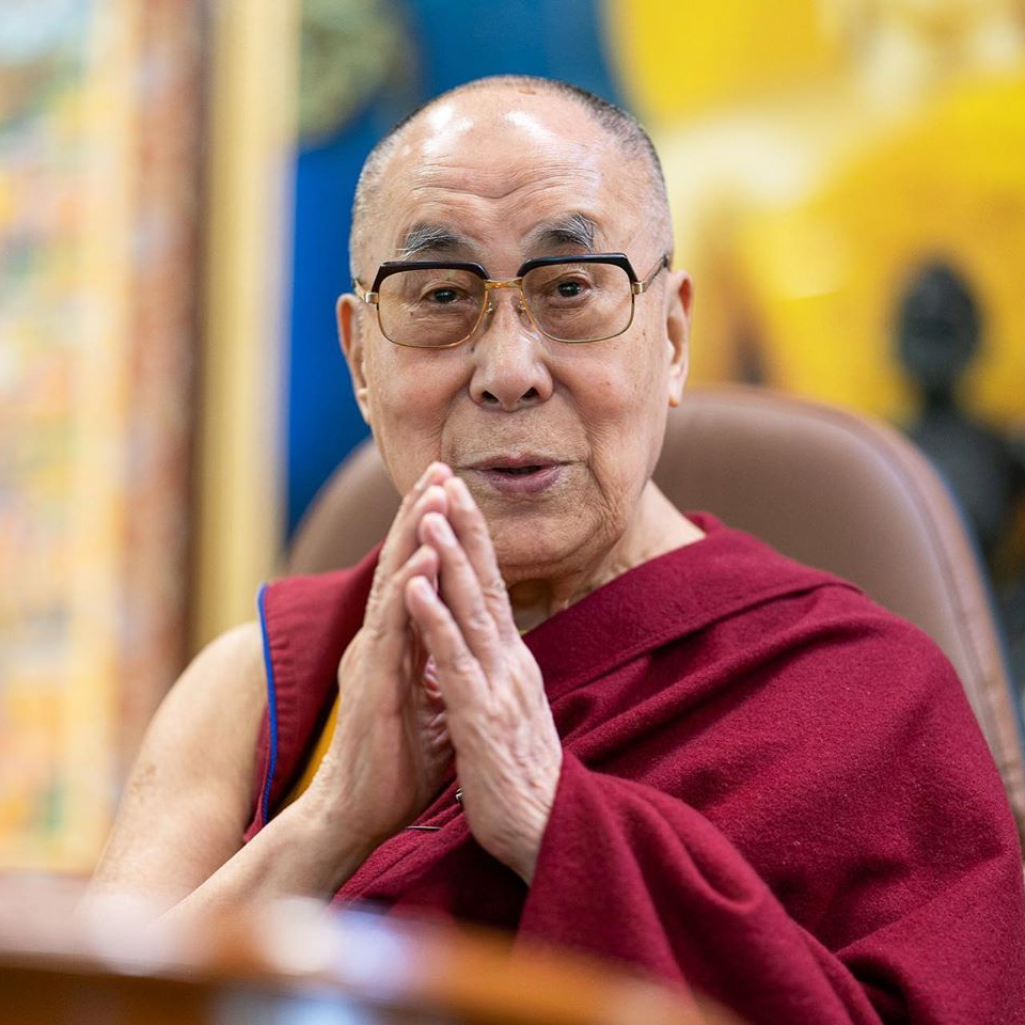 Ο Dalai Lama γιόρτασε τα 85α γενέθλια του, κυκλοφορώντας το πρώτο του μουσικό άλμπουμ