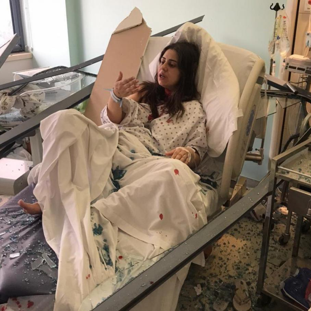 Το θαύμα της ζωής: Γονείς υποδέχονται το μωρό τους ενώ η Βηρυτός καταστρέφεται από τις φονικές εκρήξεις