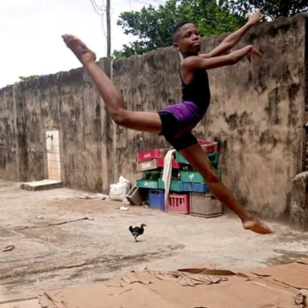 11χρονος Νιγηριανός χορεύει μπαλέτο στη βροχή και γίνεται viral - Το American Ballet Theatre του δώρισε υποτροφία