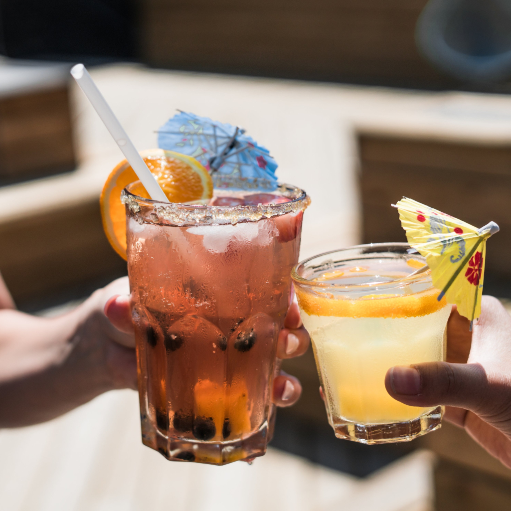 Πόσες θερμίδες έχουν τελικά τα αγαπημένα μας cocktails