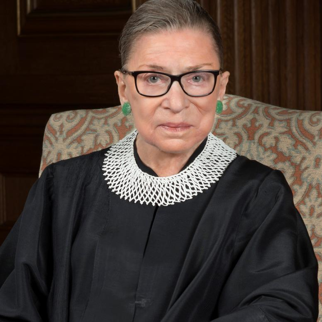 Ruth Bader Ginsburg: Το ξεχωριστό μήνυμα πίσω από κάθε κολάρο που φορούσε στο Ανώτατο Δικαστήριο