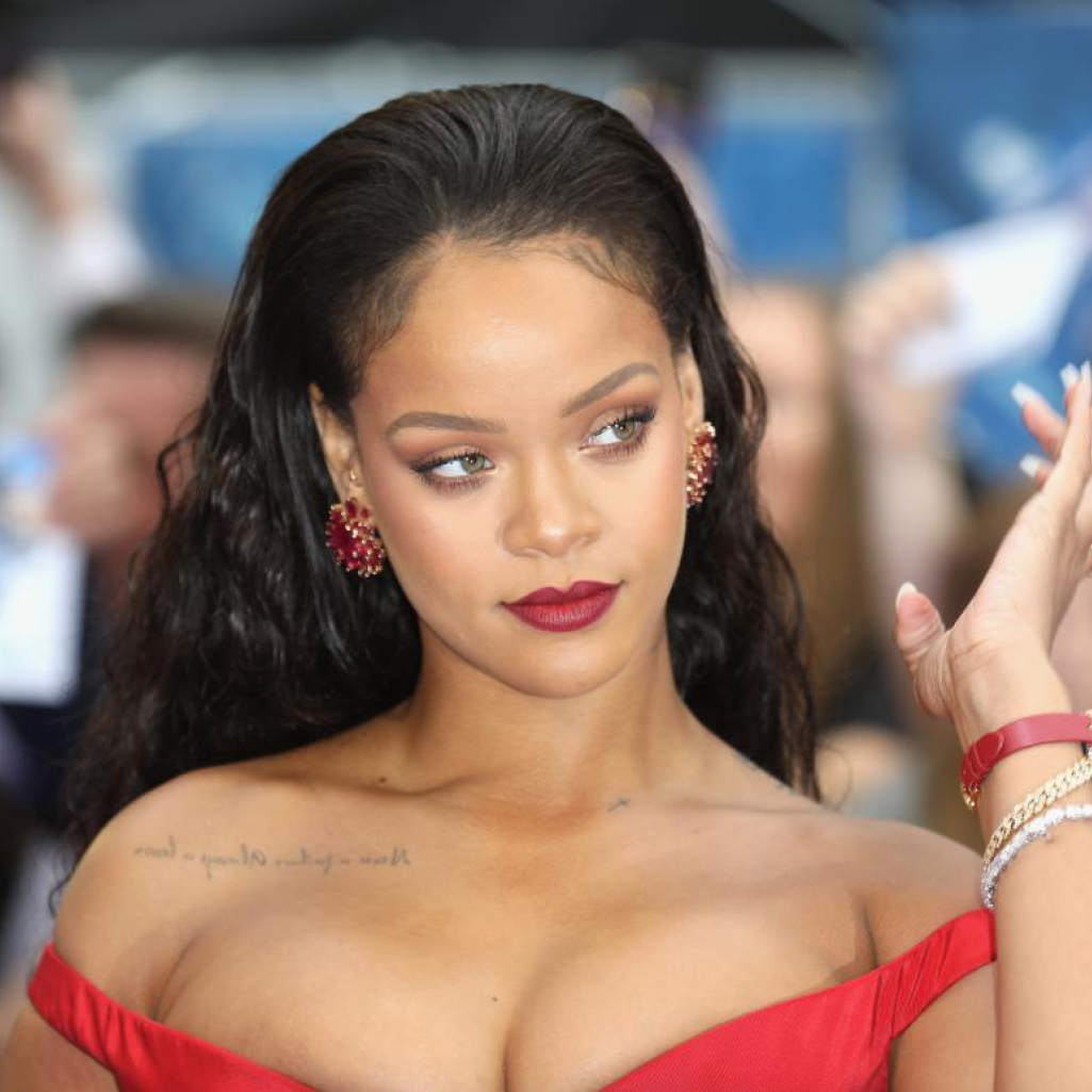 Η Rihanna εμφανίστηκε στο Los Angeles με μώλωπες στο πρόσωπο