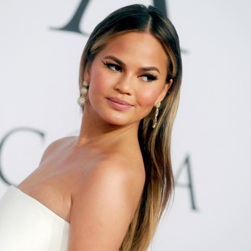 Η Chrissy Teigen αποκάλυψε τις δυσκολίες που αντιμετωπίζει στην τρίτη της εγκυμοσύνη