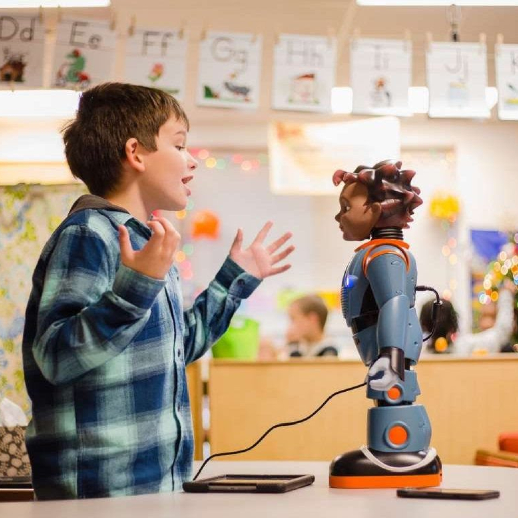 Milo: Το ρομπότ που βοηθά τα παιδιά με αυτισμό