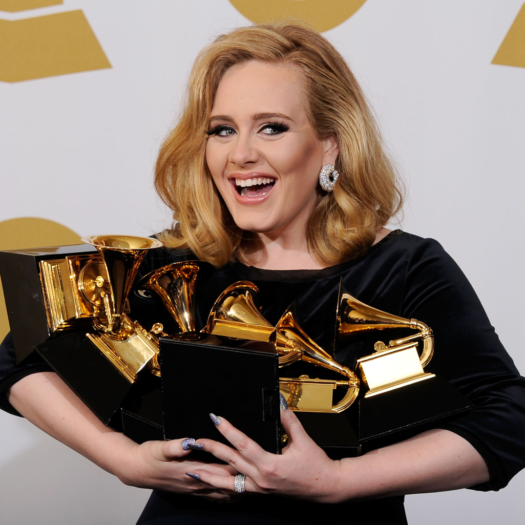 H μεγάλη επιστροφή της Adele είναι γεγονός: Σε ρόλο παρουσιάστριας