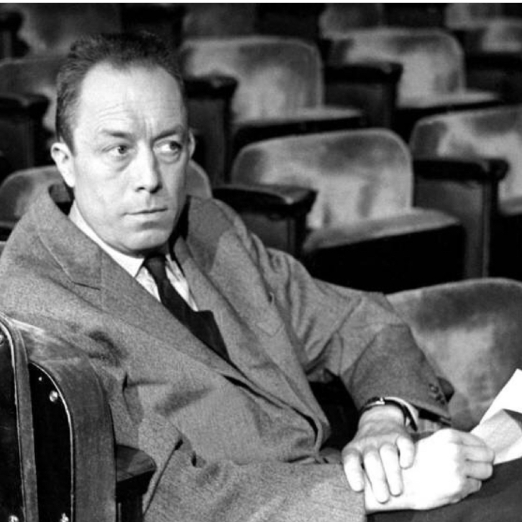 Ο στοχαστής συγγραφέας Albert Camus, η «Πανούκλα» και τα 10 σημαντικότερα αποφθέγματά του για τη ζωή