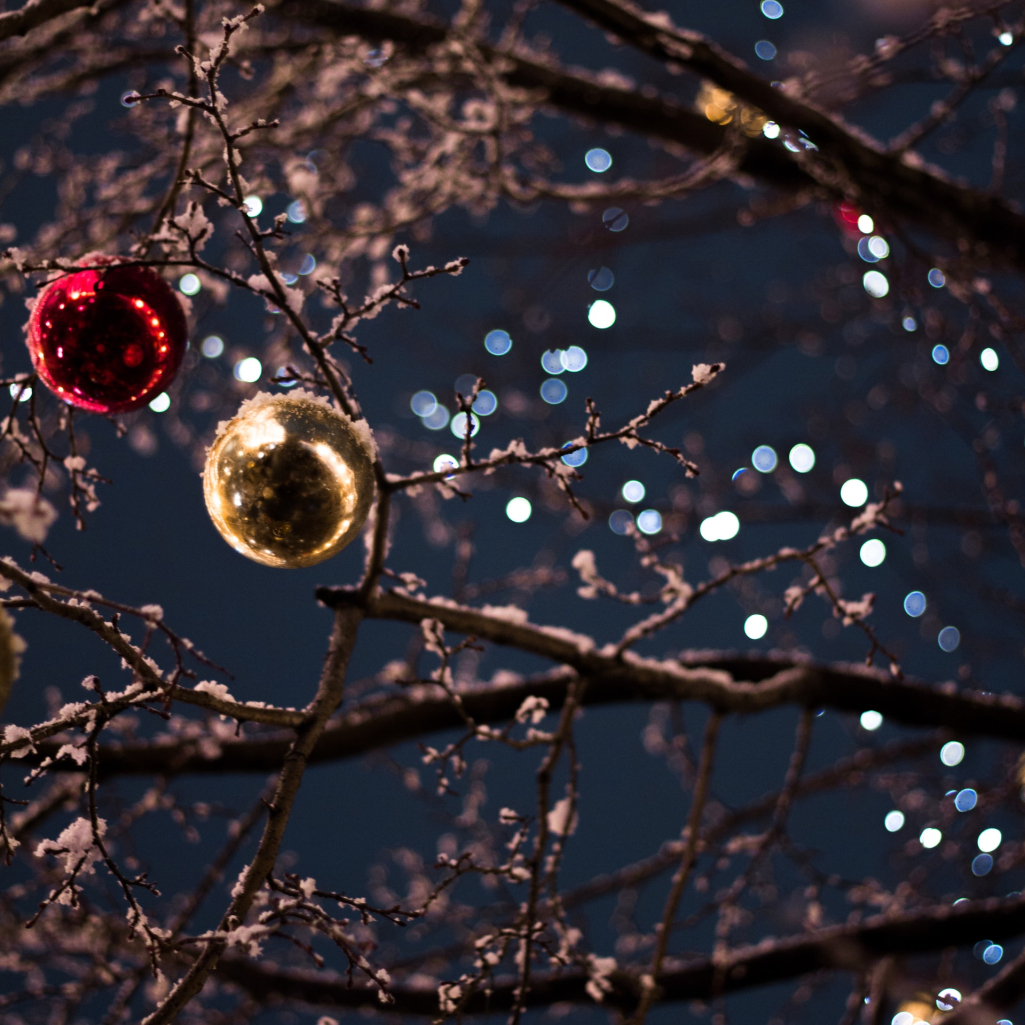 3 φανταστικές ιδέες για να αποφύγετε το στόλισμα του Χριστουγεννιάτικου δέντρου