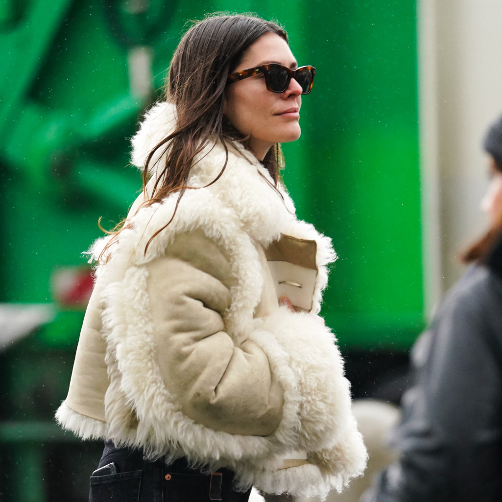 Μicro trend: Tο sheepskin επιστρέφει με το πιο στιλάτο jacket από τα 70's