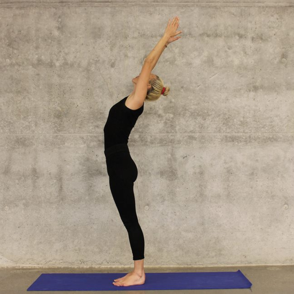 Η Yoga & Pilates Teacher Ιωάννα Κολιακουδάκη μάς δείχνει ασκήσεις pilates για ένα γρήγορο πρόγραμμα στο σπίτι