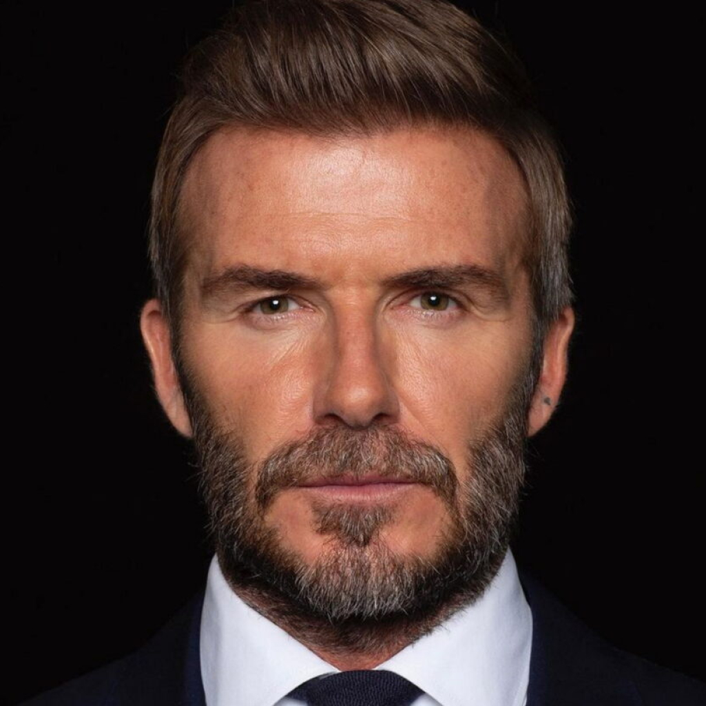 Ο David Beckham μεταμορφώνεται στον 70χρονο εαυτό του για καλό σκοπό (και παραμένει γοητευτικός)