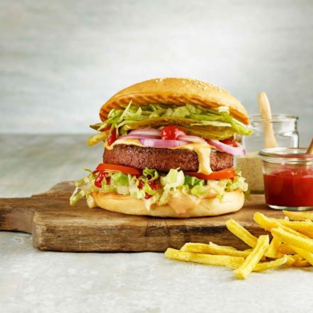 «Ασημένια» τα φυτικά προϊόντα  Sensational Burger και Sensational Sausage Garden Gourmet της Nestlé  στα Vegan Awards 2020