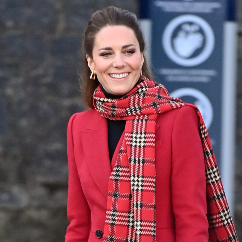 Αν ψάχνετε το απόλυτα κομψό και χριστουγεννιάτικο outfit, τότε δείτε αυτό της Kate Middleton