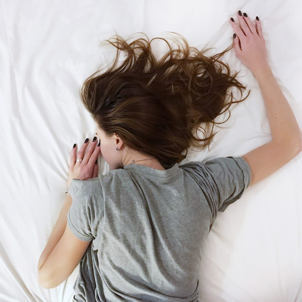 Πώς να σηκωθείτε από το κρεβάτι το πρωί όταν έχετε κατάθλιψη 