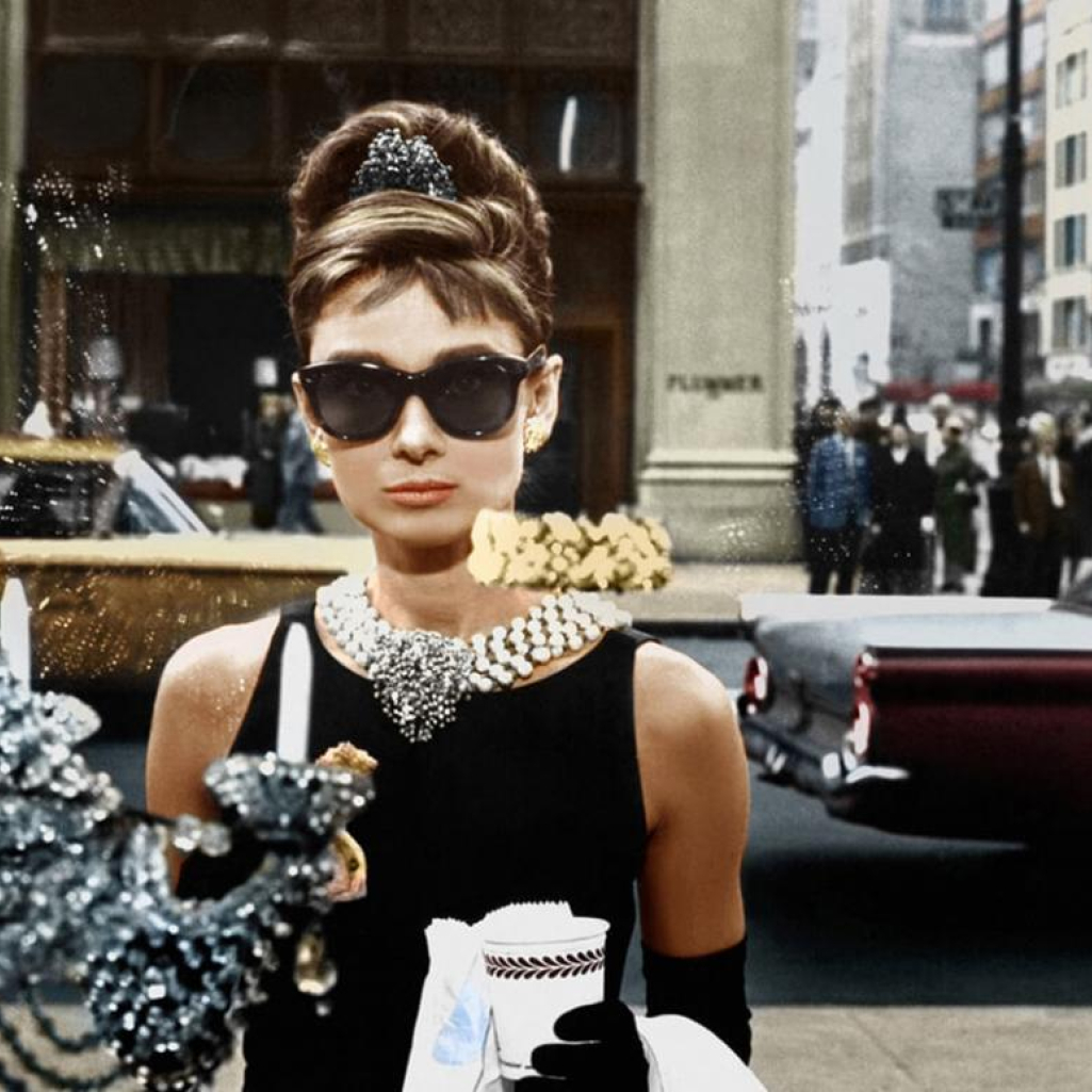 Audrey Hepburn: Ανέκδοτες φωτογραφίες της εμβληματικής star έρχονται για πρώτη φορά στη δημοσιότητα