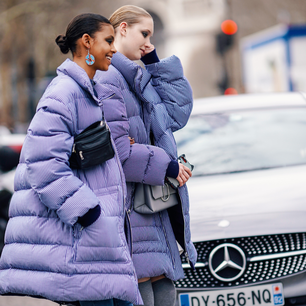 Tα ωραιότερα puffer jackets για stylish βόλτες στο κρύο