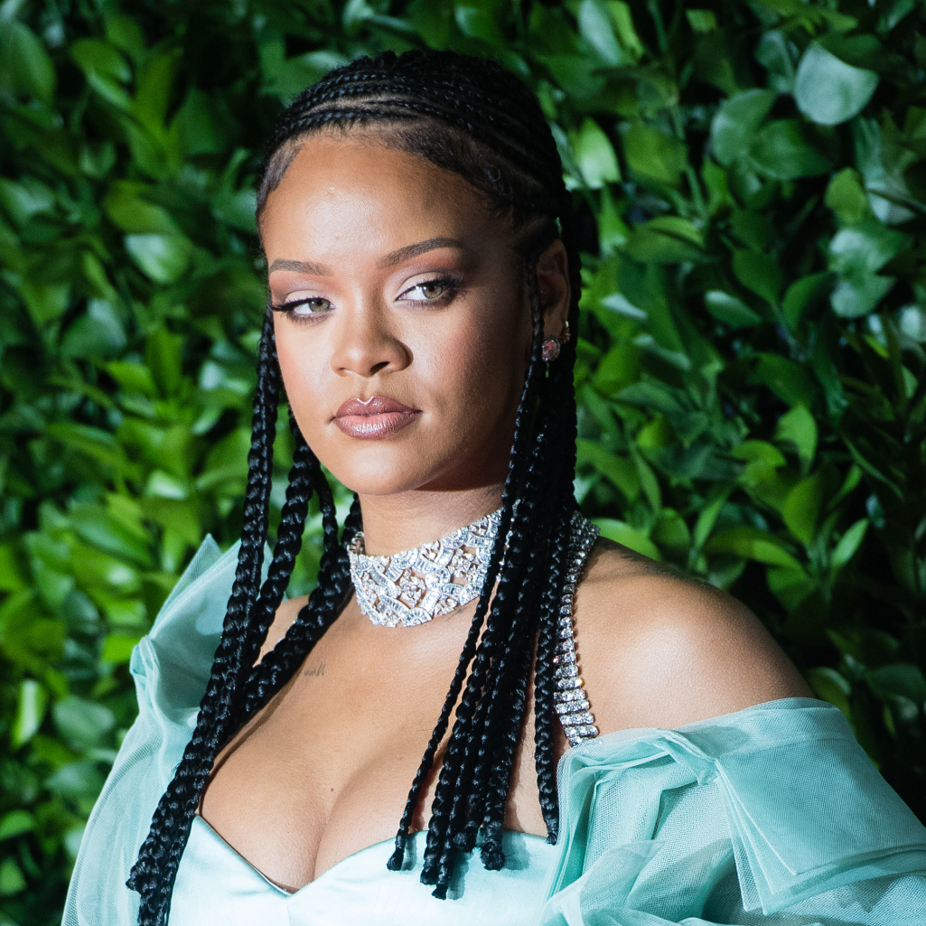 H πρώτη φωτογραφία που μοιράστηκε η Rihanna για το 2021 είναι με ένα εντυπωσιακό μπικίνι
