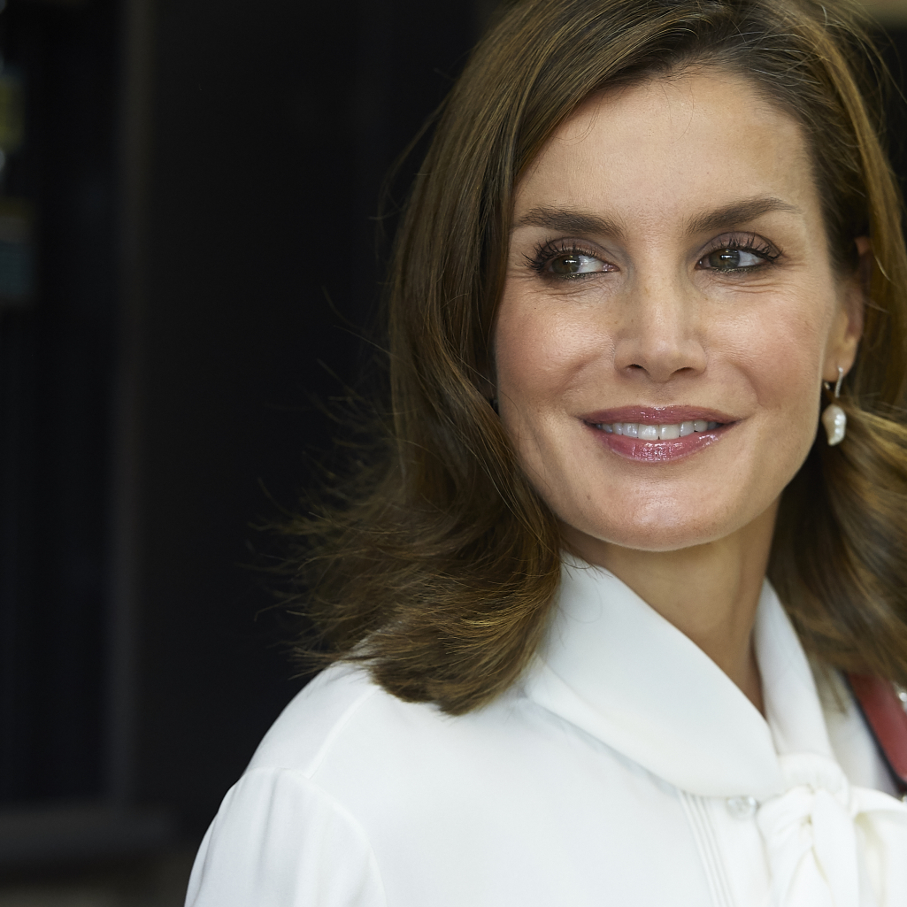 Η πρώτη εμφάνιση της βασίλισσας Letizia για το 2021 είναι η επιτομή της κομψότητας