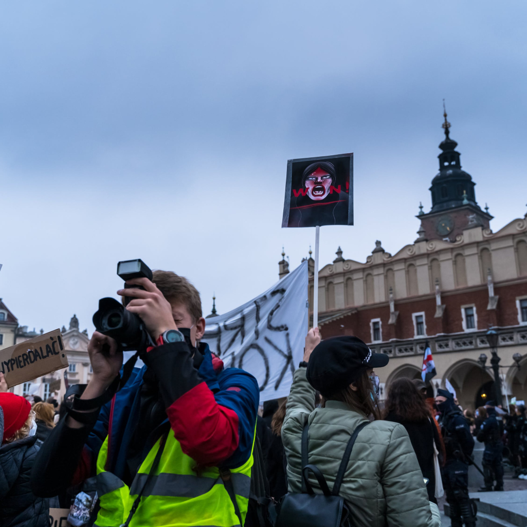 Πολωνία: Απαγορεύτηκαν οι αμβλώσεις- Σε ισχύ μαζικές διαδηλώσεις