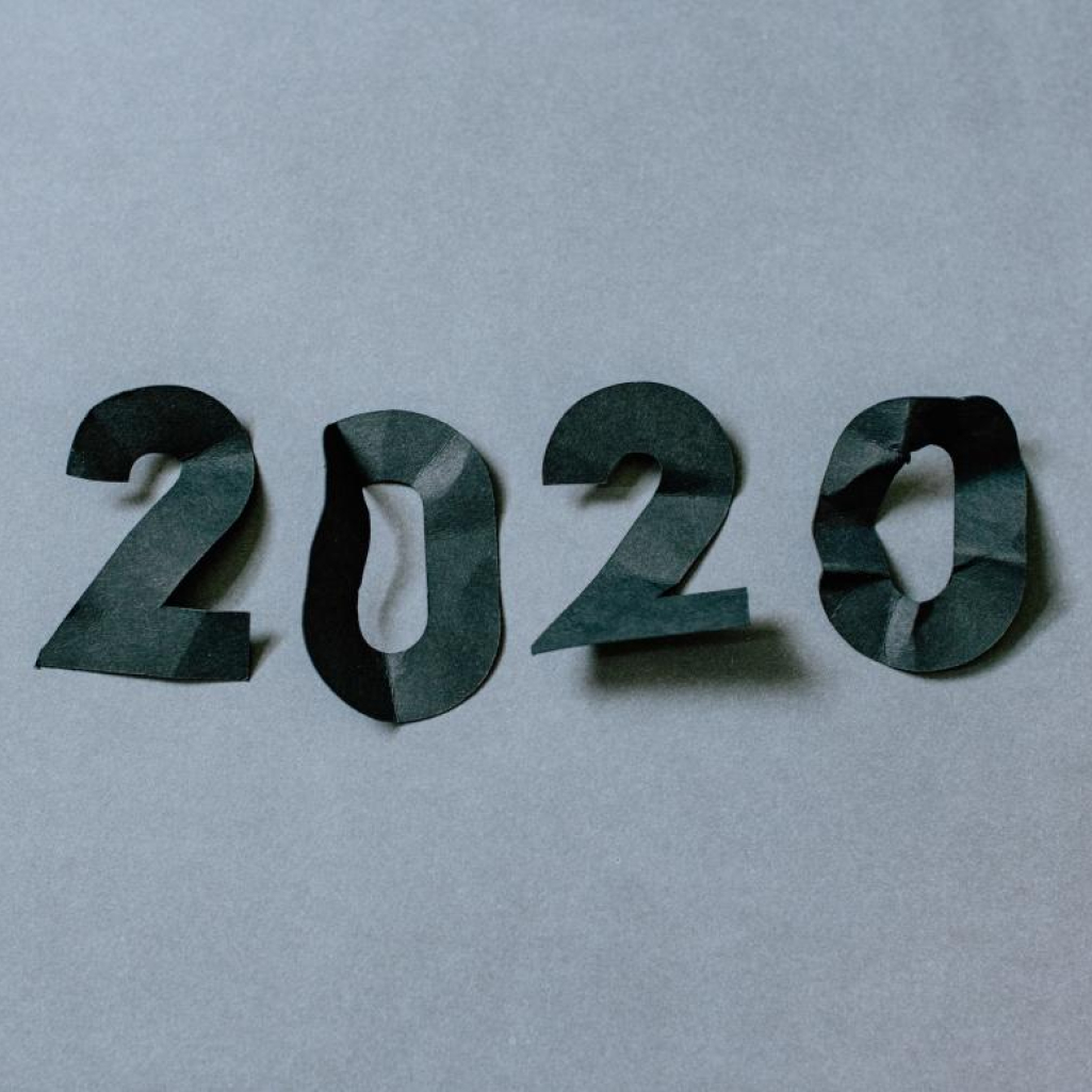 Ο πλανήτης αποχαιρέτησε το δύσκολο 2020 με ελπίδα για ένα καλύτερο 2021