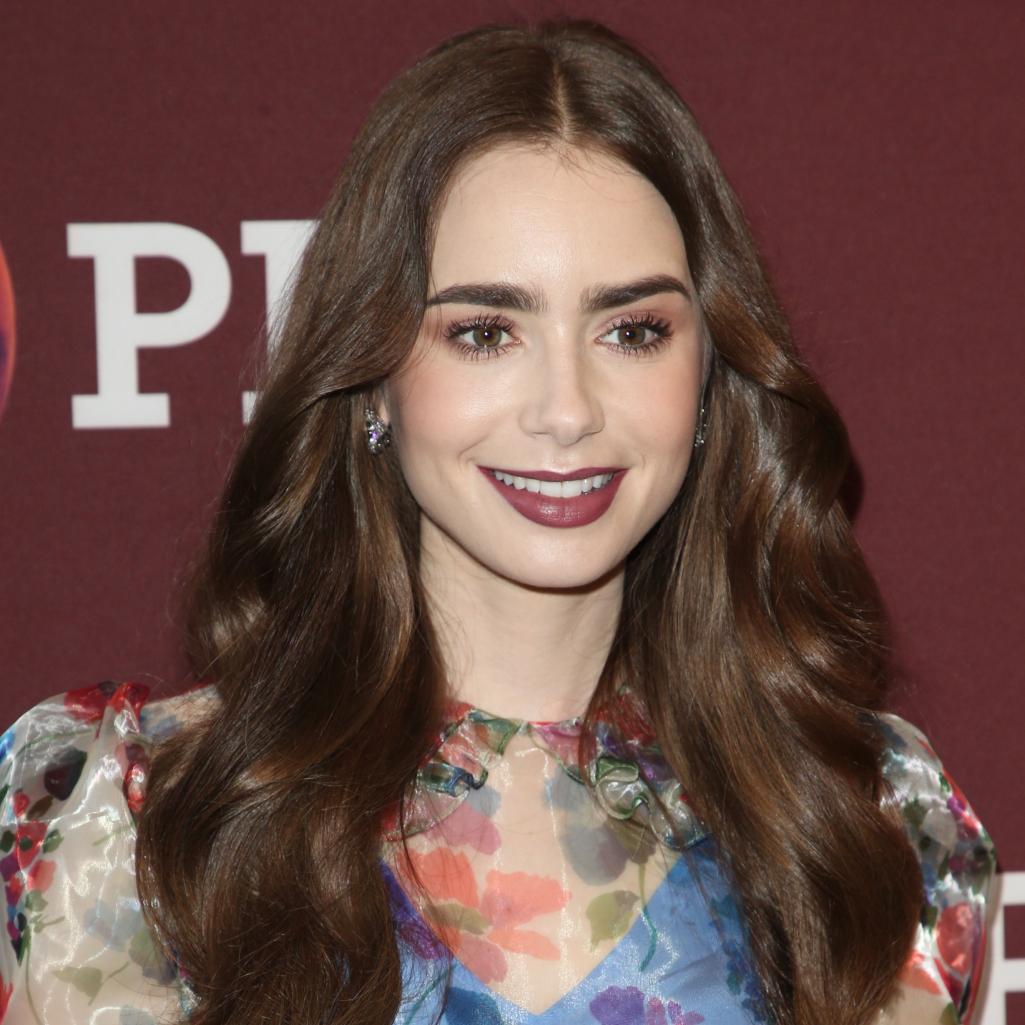 H Lily Collins έγινε ξανθιά και μας εμπνέει για την άνοιξη