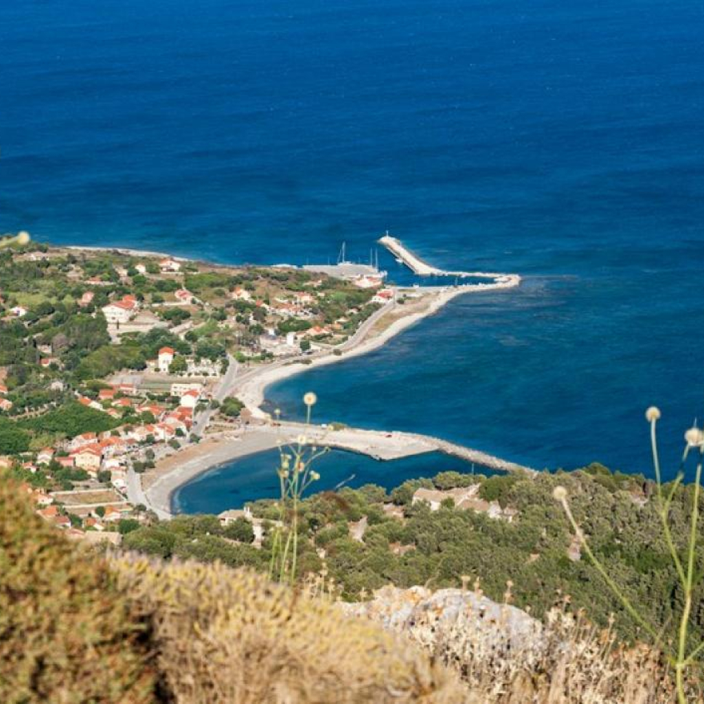 Το άγνωστο καλοκαιρινό καταφύγιο διασημοτήτων στο Ιόνιο